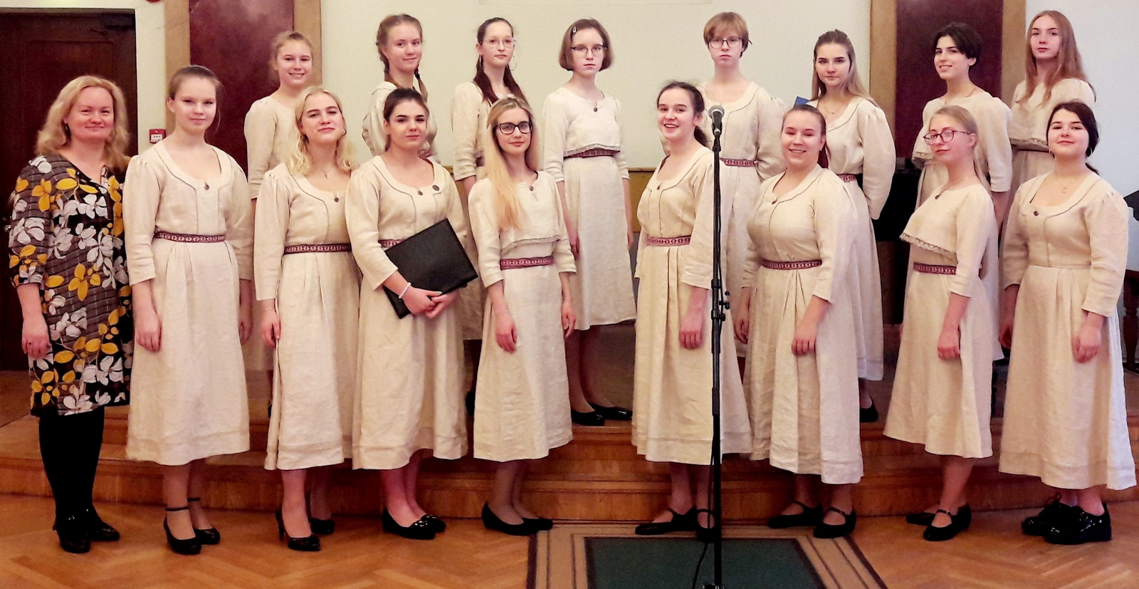 Хор девушек Таллинской Тынисмяэской реальной школы