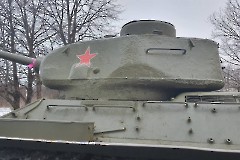 10. 3 марта 2021 г. памятник «Танк Т-3485» на месте форсирования ля 1944 г. р.Наровы войсками Ленинградского фронта был приведен в порядок. Фото MTÜ Pamjat.