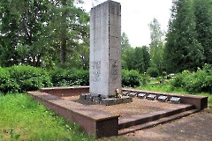 03. Виру-Нигула. Кладбище. Воинское захоронение № 11. Фото Александра Хмырова, 6 июля 2021 г.
