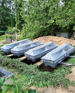 13. Перезахоронение останков на городском кладбище в Раквере