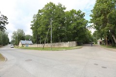 Juudi kalmistu vaadatuna Roosi ja Jänese tänava ristist. Foto Egle Tamm, 19.08.2014.