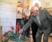 Освящение мемориальной доски в память о моряках, погибших во время Таллинского перехода