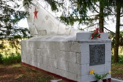 Памятник в пос.Мое на месте падения военно-транспортного самолёта в 1979 г