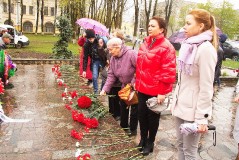 Церемония возложения цветов у Братской могилы «Слава героям»