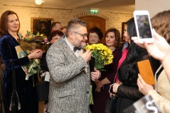 В замке «Schloss Fall» открылась выставка бальных платьев из коллекции Александра Васильева