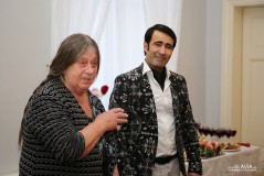 Хотите продлить лето? Добро пожаловать на выставку Ровшана Нура