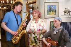 Галерист Ольга Любаскина празднует свой творческий юбилей