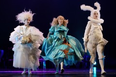 С премьерой, Русский театр!