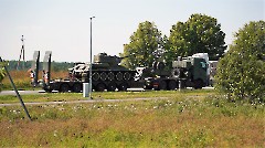 24. Танк увозят. Фото - Александр Хмыров, 16 августа 2022 г.