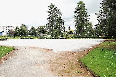 11. Место в г.Раквере, где находилась  братская могила (воинское захоронение № 1).  Фото - Александр Хмыров, 29 июля 2022 г.