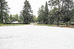 12. Место в г.Раквере, где находилась  братская могила (воинское захоронение № 1).  Фото - Александр Хмыров, 29 июля 2022 г.