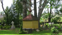 Värska kalmistu. Передняя часть кладбища с табличкой о расположении бывшей церкви. Виктор Лыхмус 09.06.2009