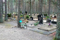 4. Могила Калинина Александра Сергеевича на Лесном кладбище в Хаапсалу. Фото Александра Хмырова, 21.11.2021