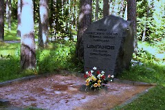 09 Лесное кладбище в Таллине (Metsakalmisu), 2 июля 2016 г. Фото - Александр Хмыров