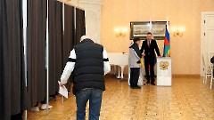 22 - Посольство РФ в Таллине в последний день выборов Президента России. 17 марта 2024 г. Фото - Александр Хмыров
