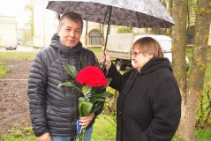 Церемония возложения цветов у Братской могилы «Слава героям»