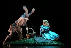 С премьерой, Русский театр!