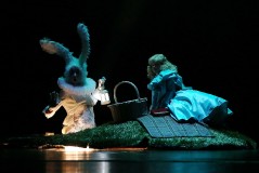 С премьерой, Русский театр!