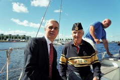 На таллинском рейде отдали дань памяти погибшим морякам