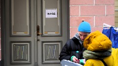 Проживающие в Эстонии российские граждане голосуют в Посольстве РФ в Таллине 