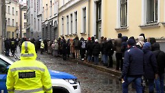 Проживающие в Эстонии российские граждане голосуют в Посольстве РФ в Таллине 