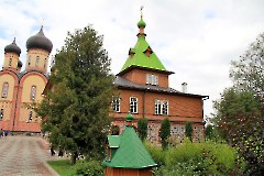 Пюхтицкий Успенский женский монастырь